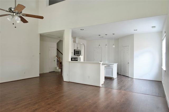 2023 Creek Run Drive, Pearland, TX 77584