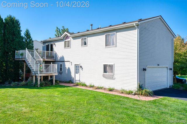 788 Stoney Drive, South Lyon, MI 48178