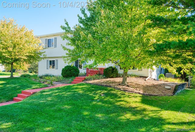 788 Stoney Drive, South Lyon, MI 48178