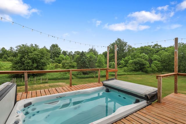 10426 Dutch Settlement Road, Marcellus, MI 49067