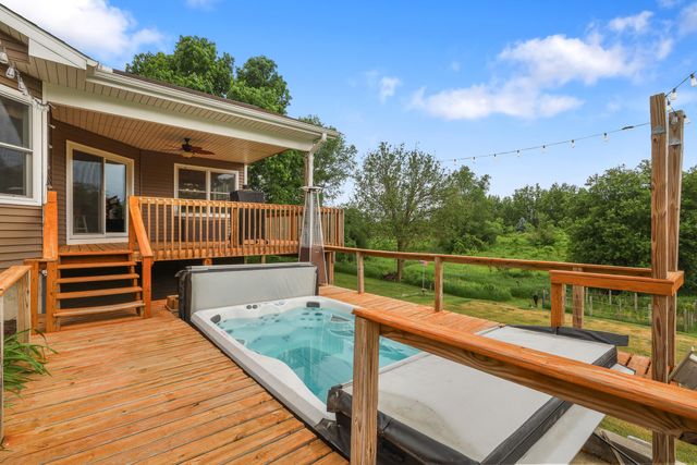 10426 Dutch Settlement Road, Marcellus, MI 49067
