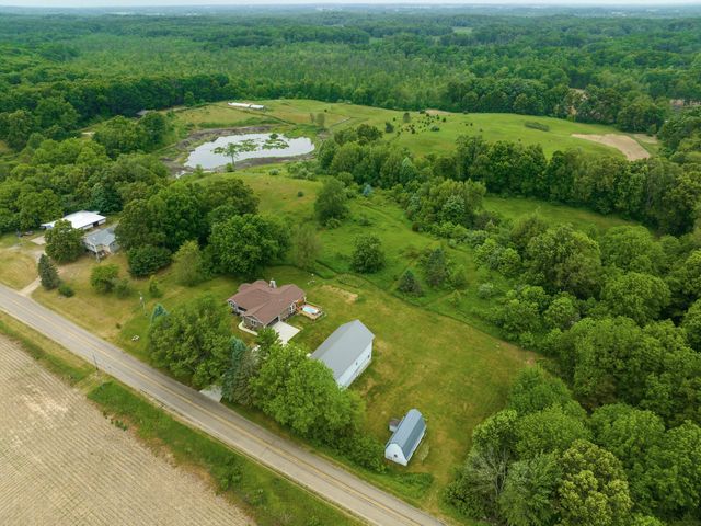 10426 Dutch Settlement Road, Marcellus, MI 49067