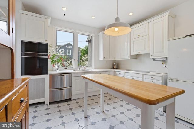 404 OAK LN, Wayne, PA 19087