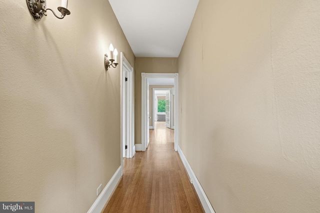 404 OAK LN, Wayne, PA 19087