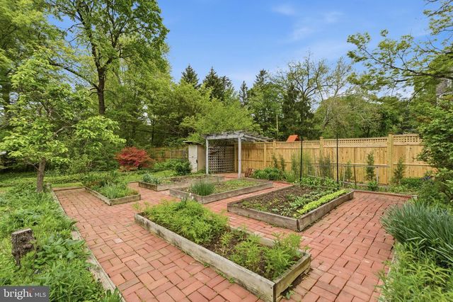 404 OAK LN, Wayne, PA 19087