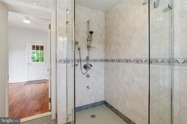 404 OAK LN, Wayne, PA 19087