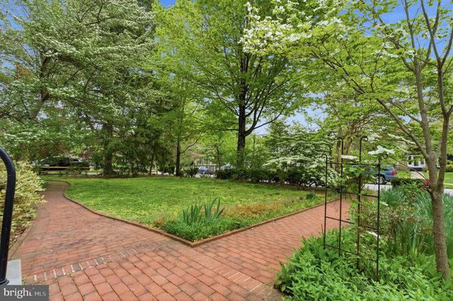 404 OAK LN, Wayne, PA 19087