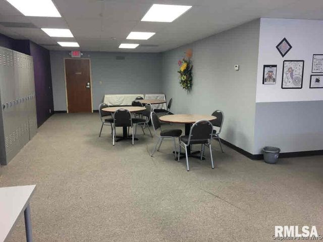 427 MONROE Street, Springfield, IL 62701