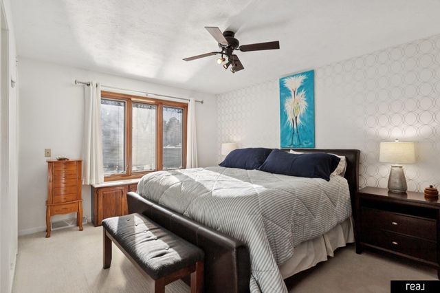 11328 Leavenworth Circle, Omaha, NE 68154