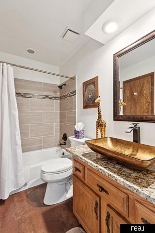 11328 Leavenworth Circle, Omaha, NE 68154