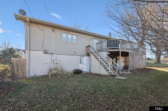 11328 Leavenworth Circle, Omaha, NE 68154