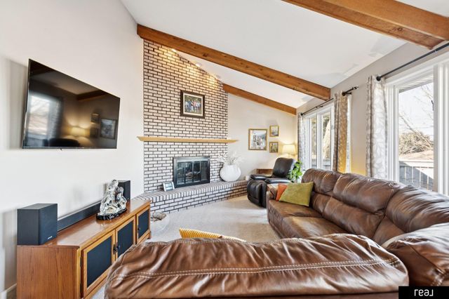 11328 Leavenworth Circle, Omaha, NE 68154