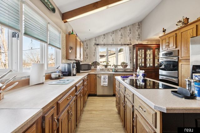 11328 Leavenworth Circle, Omaha, NE 68154