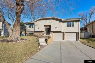 11328 Leavenworth Circle, Omaha, NE 68154