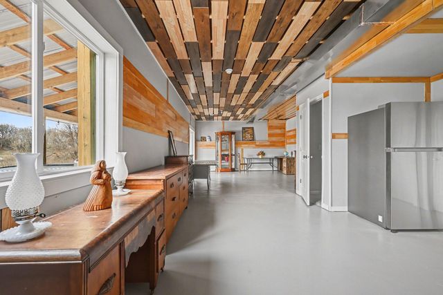 913 Mulberry Avenue NE, Montgomery, MN 56069