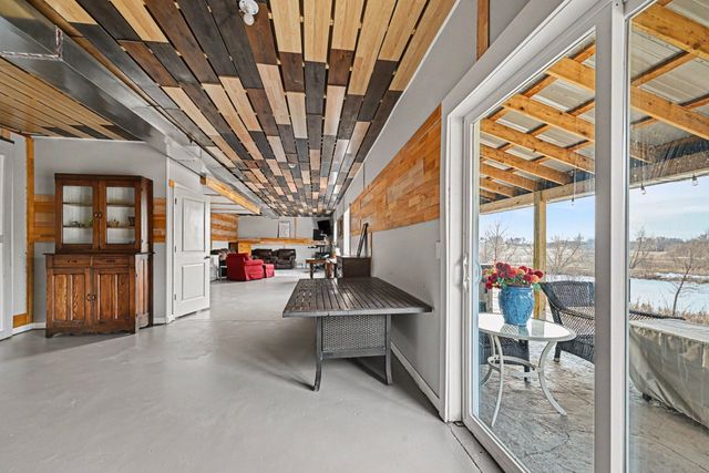 913 Mulberry Avenue NE, Montgomery, MN 56069