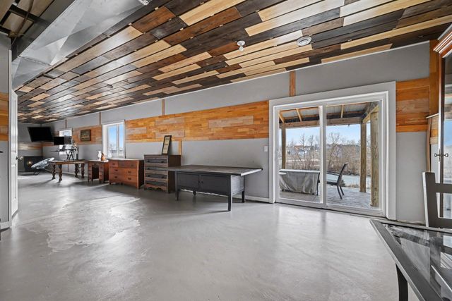 913 Mulberry Avenue NE, Montgomery, MN 56069