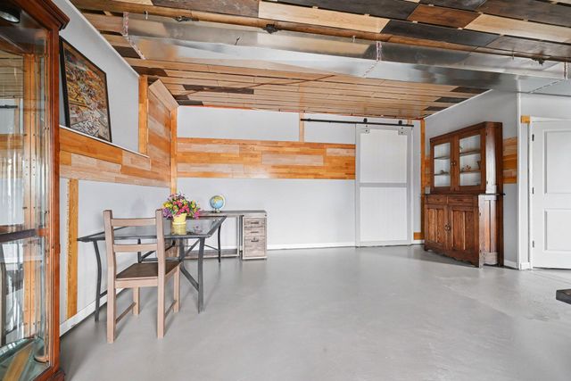 913 Mulberry Avenue NE, Montgomery, MN 56069