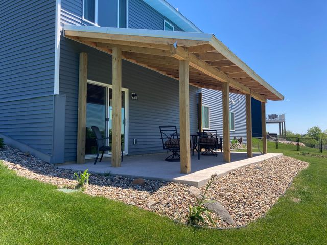 913 Mulberry Avenue NE, Montgomery, MN 56069