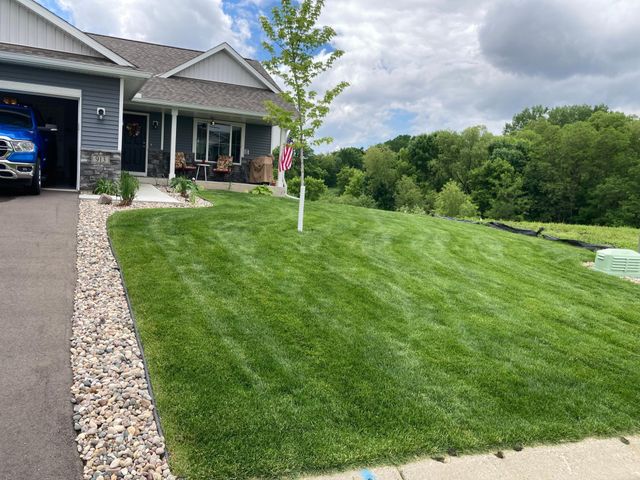 913 Mulberry Avenue NE, Montgomery, MN 56069