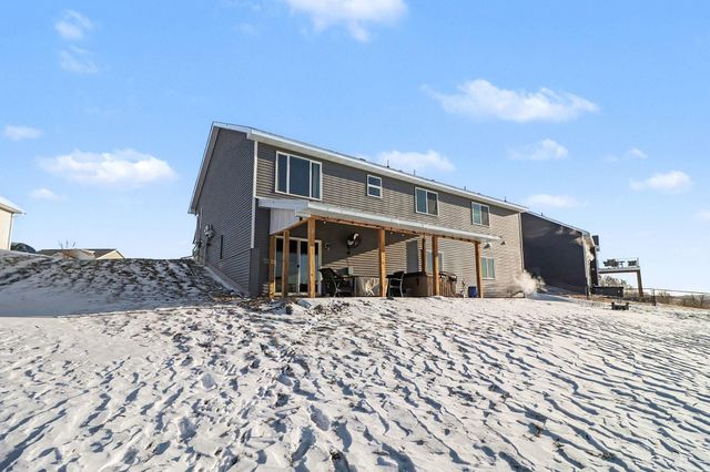 913 Mulberry Avenue NE, Montgomery, MN 56069