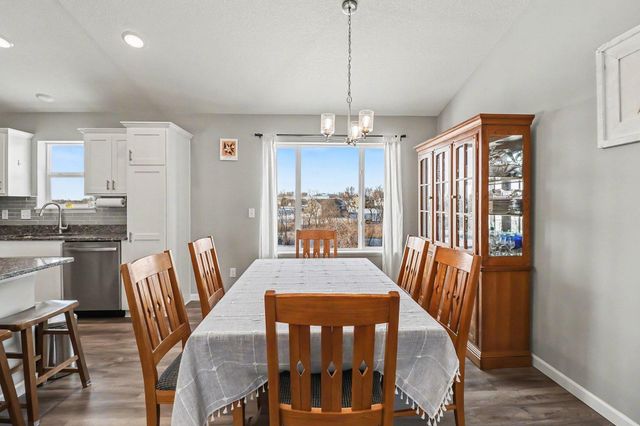 913 Mulberry Avenue NE, Montgomery, MN 56069