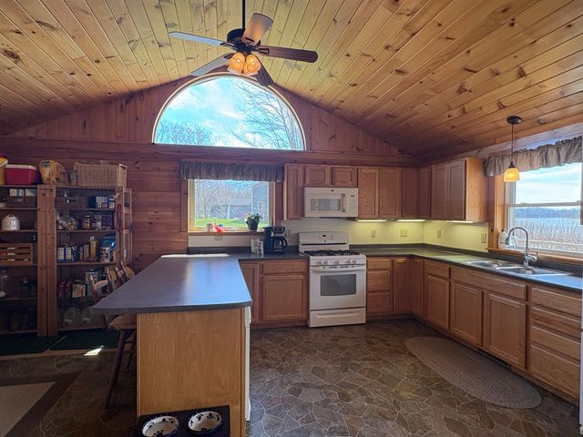352 Canal Lane, North Hero, VT 05474