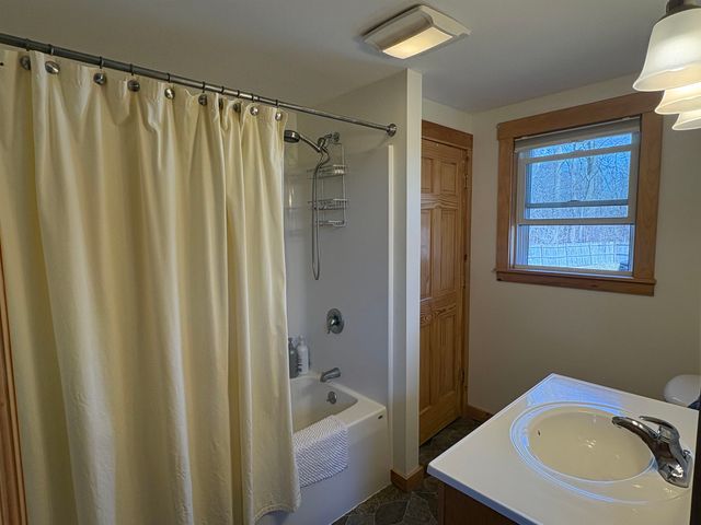 352 Canal Lane, North Hero, VT 05474