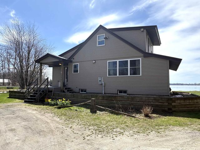 352 Canal Lane, North Hero, VT 05474