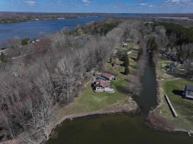 352 Canal Lane, North Hero, VT 05474
