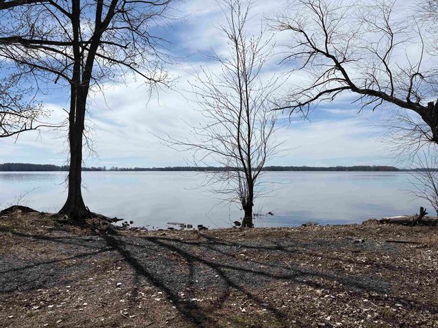 352 Canal Lane, North Hero, VT 05474