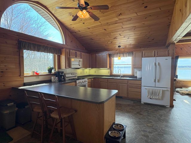 352 Canal Lane, North Hero, VT 05474