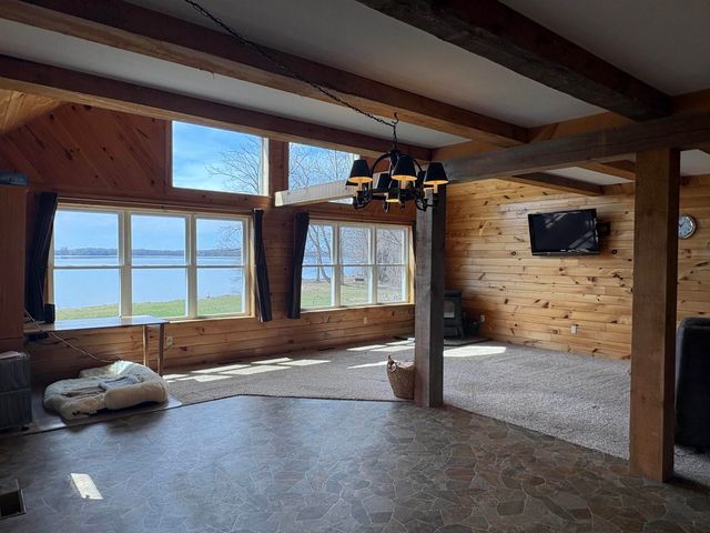352 Canal Lane, North Hero, VT 05474