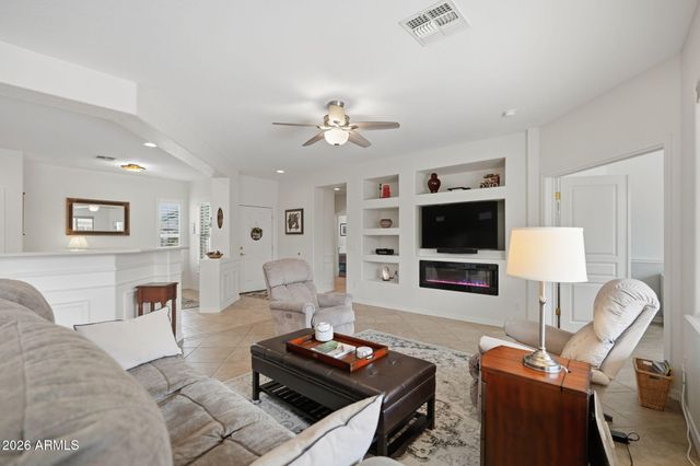 3063 E PEACH TREE Drive, Chandler, AZ 85249