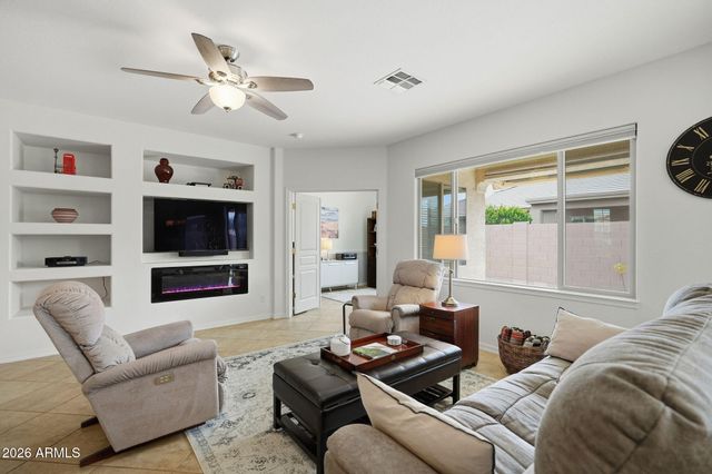 3063 E PEACH TREE Drive, Chandler, AZ 85249