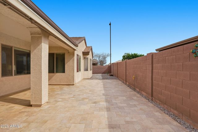 3063 E PEACH TREE Drive, Chandler, AZ 85249