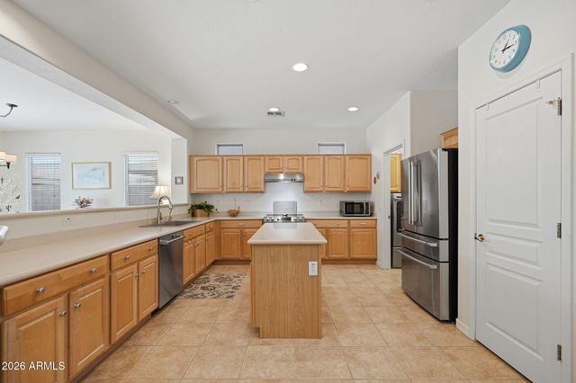 3063 E PEACH TREE Drive, Chandler, AZ 85249