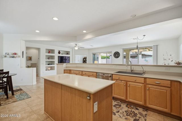 3063 E PEACH TREE Drive, Chandler, AZ 85249