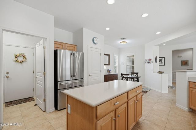 3063 E PEACH TREE Drive, Chandler, AZ 85249