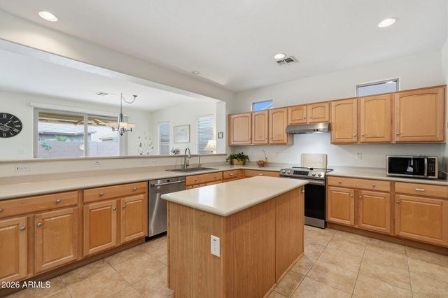 3063 E PEACH TREE Drive, Chandler, AZ 85249