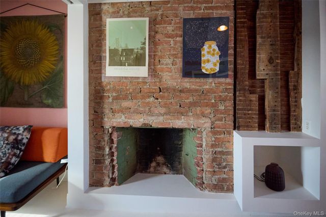 315 State, Hudson, NY 12534