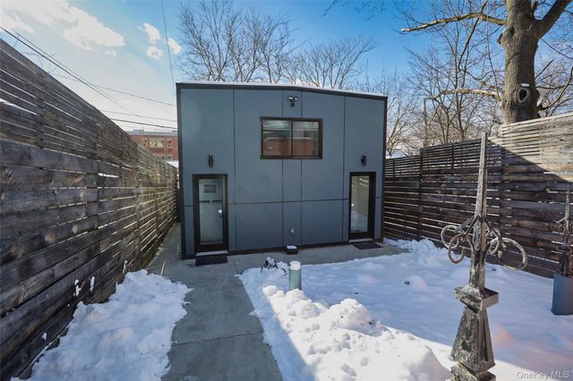 315 State, Hudson, NY 12534