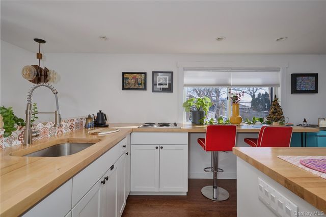 315 State, Hudson, NY 12534