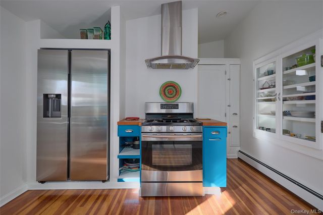 315 State, Hudson, NY 12534