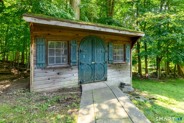 64 East Hunting Ridge Road, Stamford, CT 06903