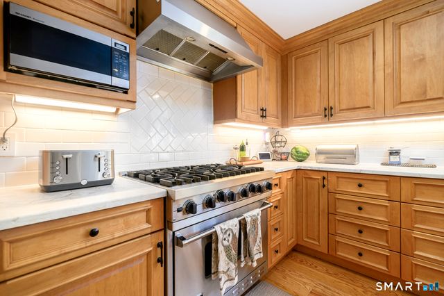 64 East Hunting Ridge Road, Stamford, CT 06903
