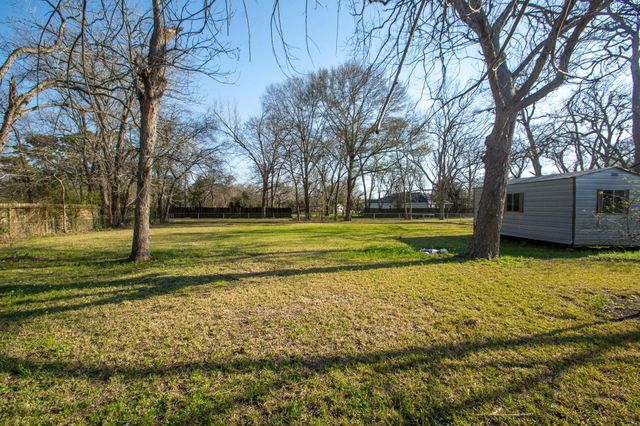 2509 Ward Road, Baytown, TX 77520