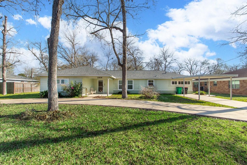 2509 Ward Road, Baytown, TX 77520