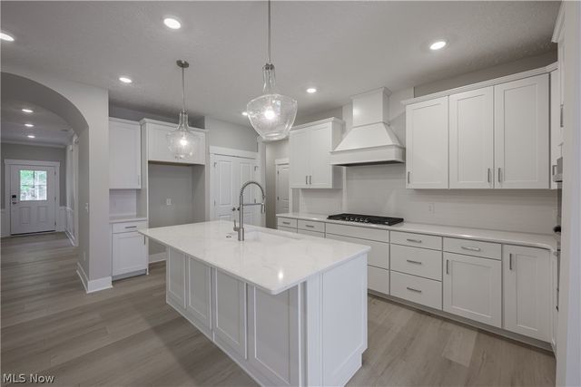 761 Rock Harbor, Avon Lake, OH 44012