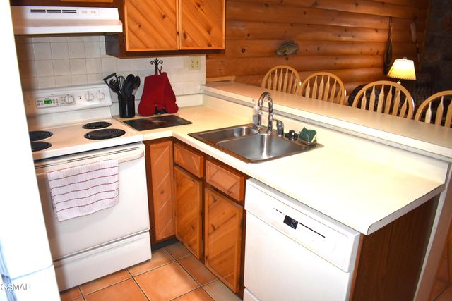 1435 Wiley Oakley Drive, Gatlinburg, TN 37738